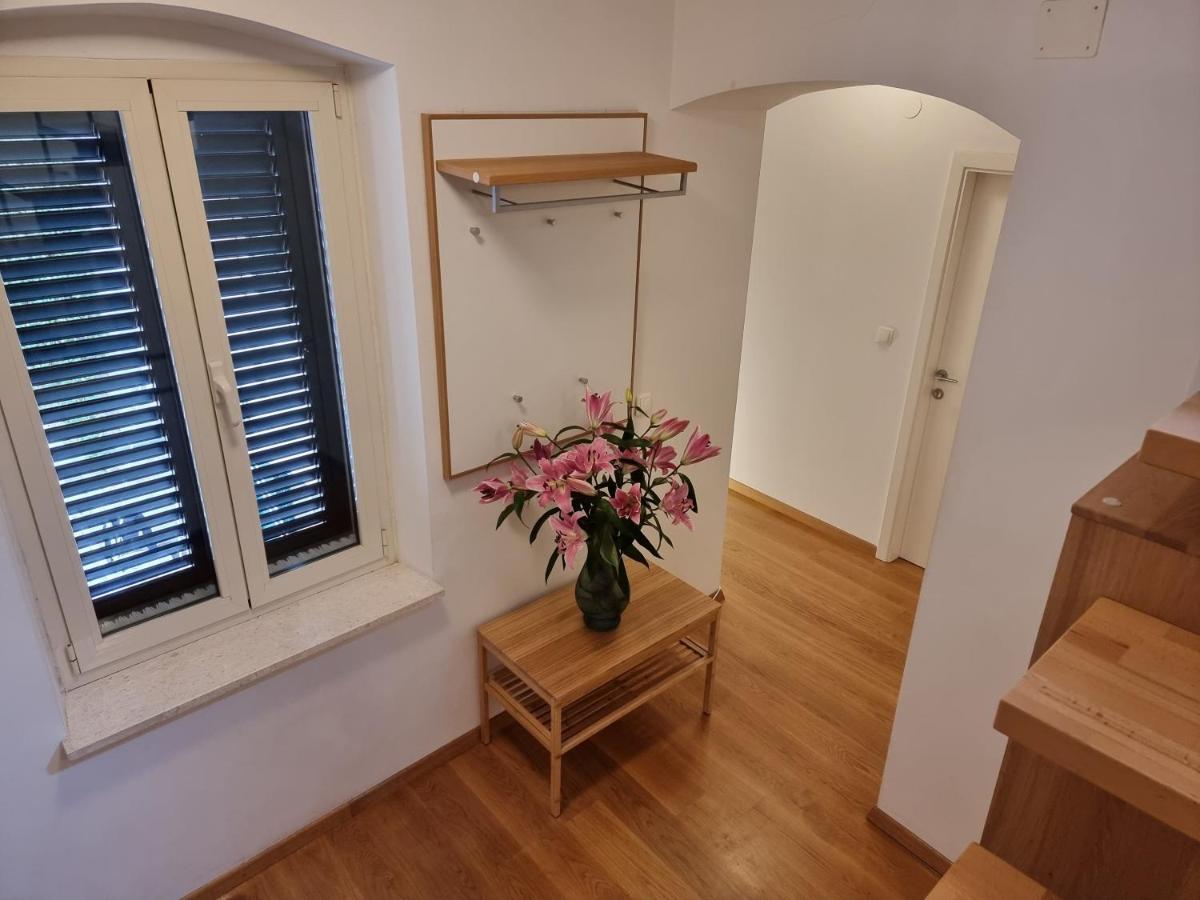 Malena Palace Experience Сплит Екстериор снимка