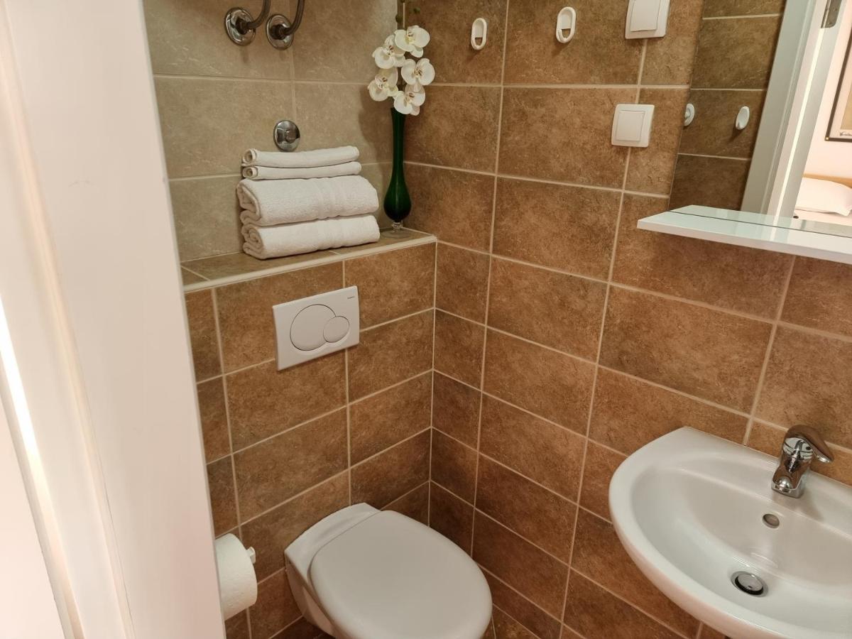 Malena Palace Experience Сплит Екстериор снимка