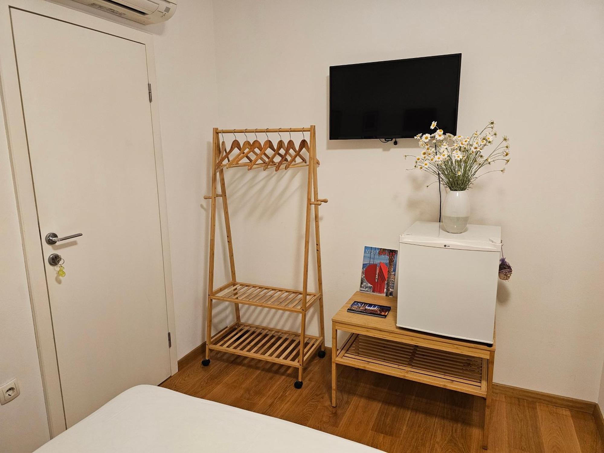 Malena Palace Experience Сплит Екстериор снимка